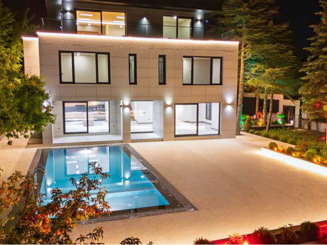 İNCEK’TE ÖZEL TASARIM 1050 M2 HAVUZLU KIŞ BAHÇELİ LÜKS VİLLA