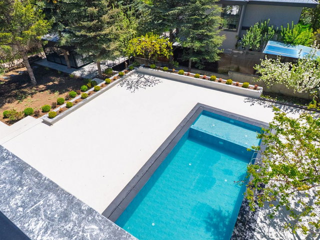 İNCEK’TE ÖZEL TASARIM 1050 M2 HAVUZLU KIŞ BAHÇELİ LÜKS VİLLA