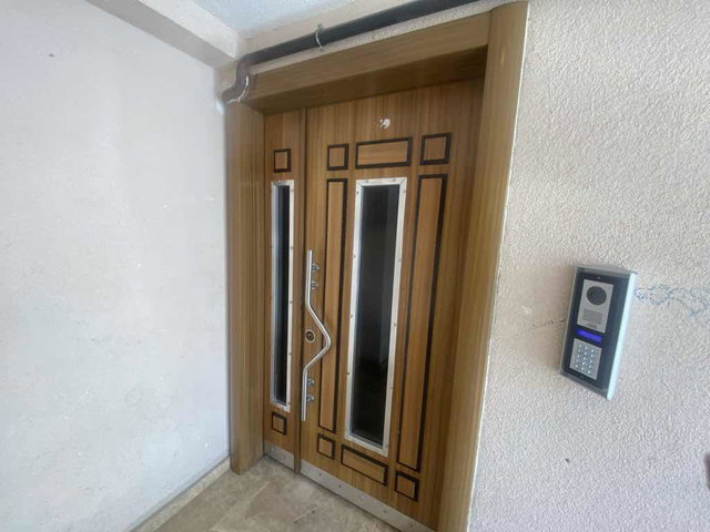 ÇEKMEKÖY MERKEZ MAHALLESİNDE MERKEZİ KONUMDA 2+1 SATILIK DAİRE