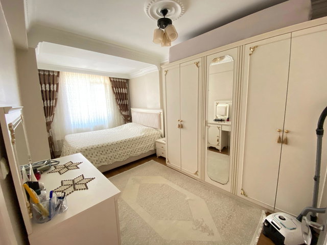GAZİOSMANPAŞA’DA 210 M² BRÜT 4+1 | 3. KAT | 4 CEPHELİ | KAT MÜLKİYETLİ TAPULU