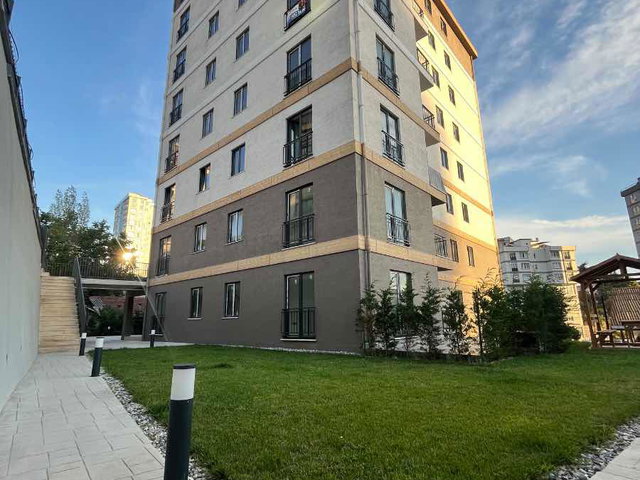 KARTAL YAKACIKTA CADDE ÜZERİ 3+1 BALKONLU YERDEN ISITMALI DAİRE