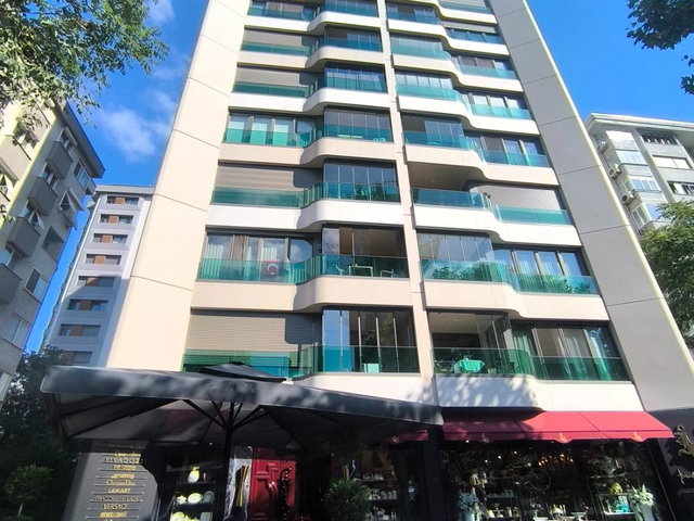GÖZTEPE’DE TÜTÜNCÜ MEHMET EFENDİ CD. ÜZERİNDE 4+1, 150 M² NET KİRALIK DAİRE