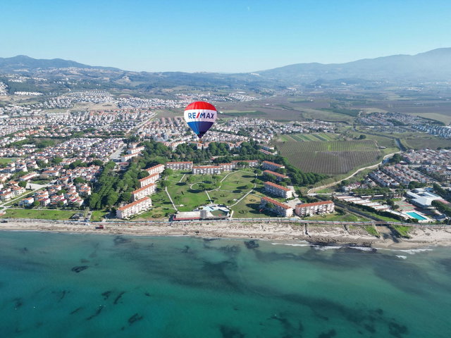 KUŞADASI DAVUTLAR – ÖZLEM SİTESİ EŞYALI SATILIK YENİLENMİŞ 2+1 DAİRE | NADİR FIRSAT