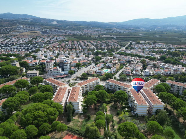 KUŞADASI DAVUTLAR – ÖZLEM SİTESİ EŞYALI SATILIK YENİLENMİŞ 2+1 DAİRE | NADİR FIRSAT