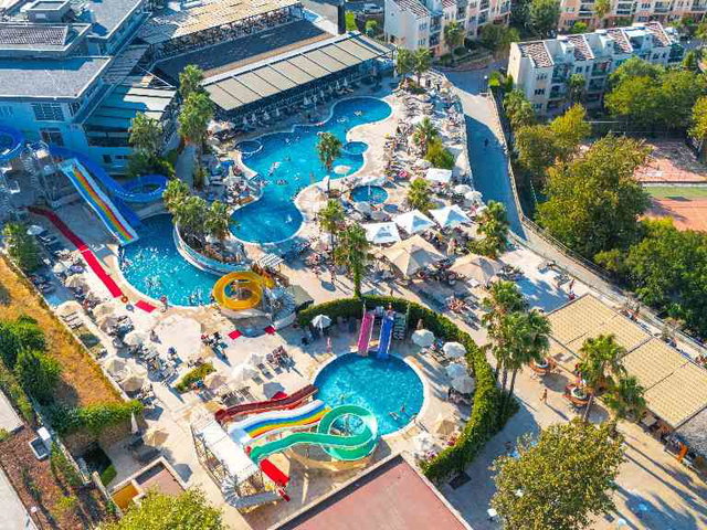 UNIQUE GOLF RESORT KUŞADASI’NDA
OTEL KONFORUNDA LÜKS 3+1 PENTHOUSE – YATIRIM & YAŞAM FIRSATI