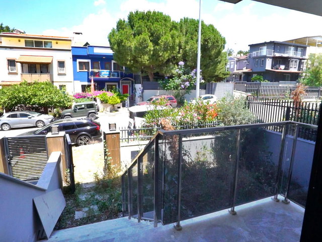 BORNOVA EVKA 3'TE AKILLI EV SİSTEMLİ ASANSÖRLÜ SATILIK SIFIR 7+2 LÜKS VİLLA