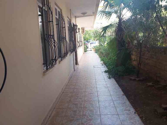 ALTINKUM'DA GENİŞ FULL EŞYALI BAHÇEDEN DE GİRİŞİ OLAN 1+1 DAİRE