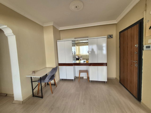 27 BAHÇELIEVLER’DE 2+1 SATILIK DAIRE
