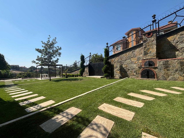 BEYKOZ BAKLACI MAHALLESİNDE KİRALIK İKİZ VİLLA