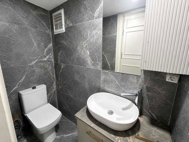 RE/MAX SMYRNA’DAN FAHRETTİN ALTAY’DA SATILIK 125 M² FERAH 3+1 |