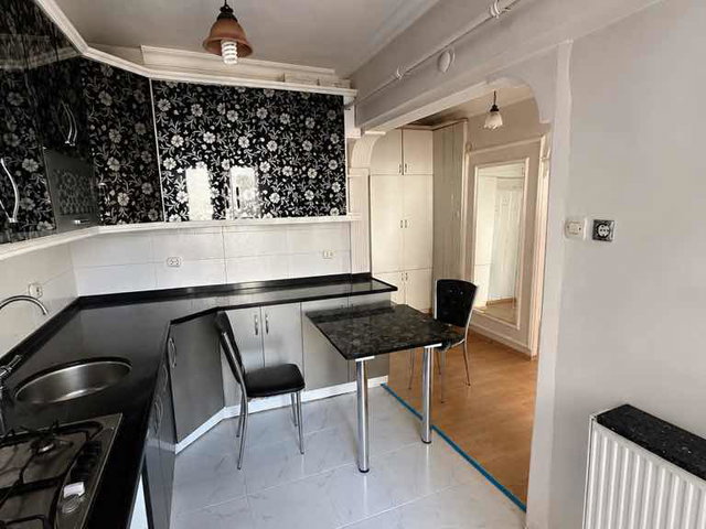 ÇORLU’DA SİTE İÇİNDE 3+1 | 120 M² NET | BALKONLU | DOĞALGAZ KOMBİLİ | BOŞ