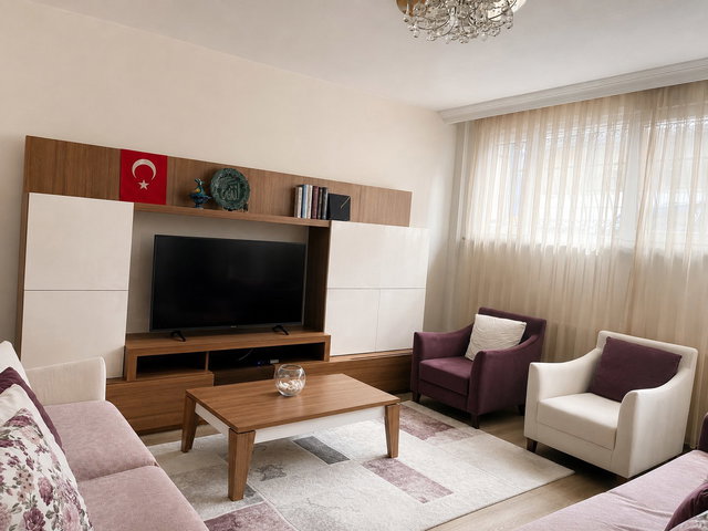 ÜSKÜDAR SELIMIYE’DE HAREM SAHILINE YAKIN, YENILENMIŞ VE OTURUMA HAZIR 2+1