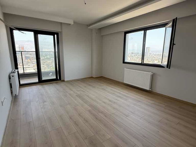 BORNOVA’DA 13. KAT 2+1 | 4 CEPHELİ, BALKONLU, BOŞ VE EŞYASIZ KİRALIK DAİRE