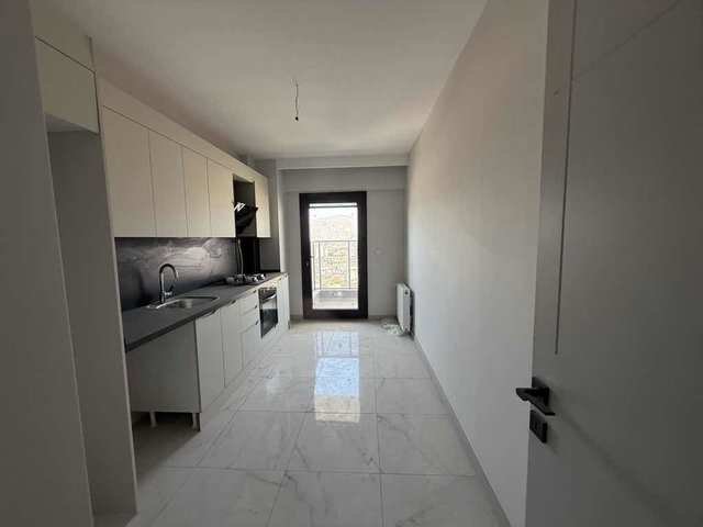 BORNOVA’DA 13. KAT 2+1 | 4 CEPHELİ, BALKONLU, BOŞ VE EŞYASIZ KİRALIK DAİRE