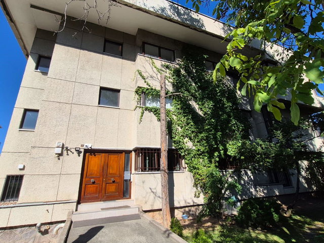 GOP ELÇİLİKLER BÖLGESİNDE, YEŞİLLİKLER İÇİNDE, 260 M² NET, 3+1, 3 KATLI BINANIN 3. KATI KİRALIKTIR!