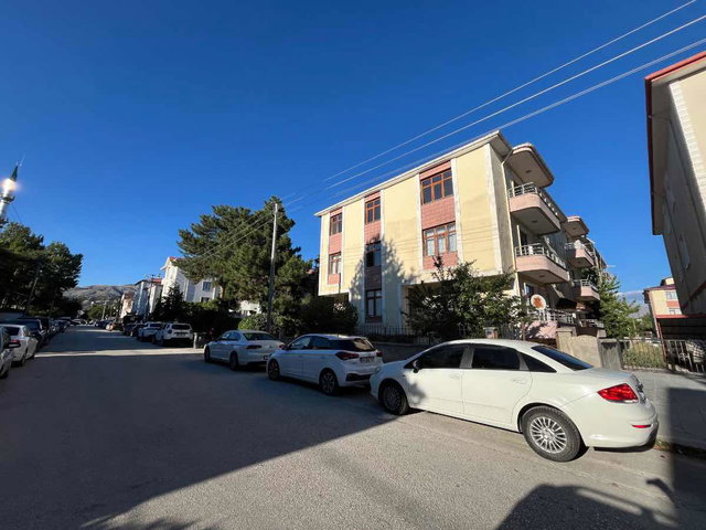 REMAX DEM'DEN ATATÜRK MAHALLESİNDE 3+1 145M2 KİRALIK DAİRE