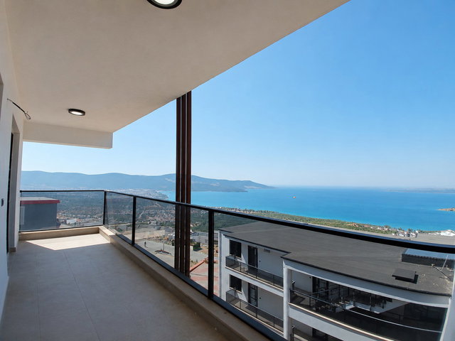 HAVUZLU SİTE İÇİ FULL DENİZ MANZARALI 2+1 SIFIR DAİRE