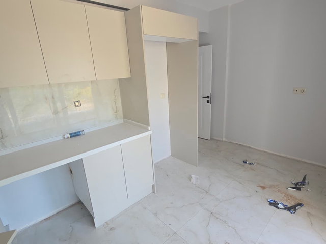 BAŞİSKELE FATİH DE SATILIK SİTE İÇİ LÜKS 2+1 ARAKAT ASANSÖRLÜ
