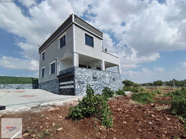 REMAX ÖZGÜR'DEN YIĞINLI DA YOLA SIFIR VİLLA
