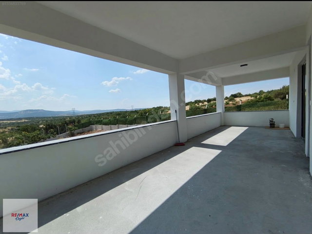 REMAX ÖZGÜR'DEN YIĞINLI DA YOLA SIFIR VİLLA