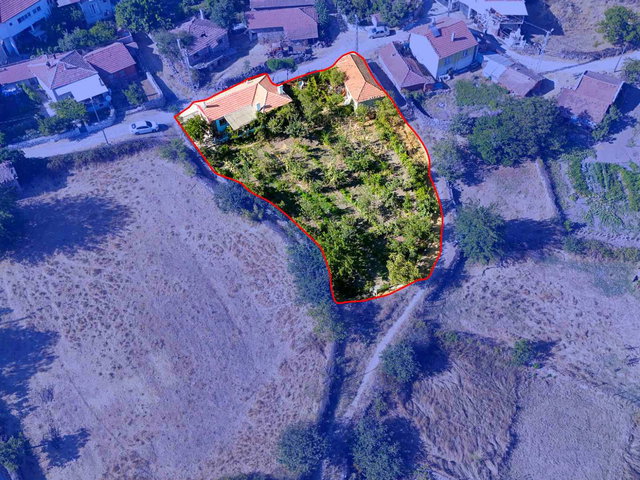 REMAX MİD 'DEN - IVRINDI SOFULAR'DA - 1023 M² - AVLULU KARGIR EV ARSA