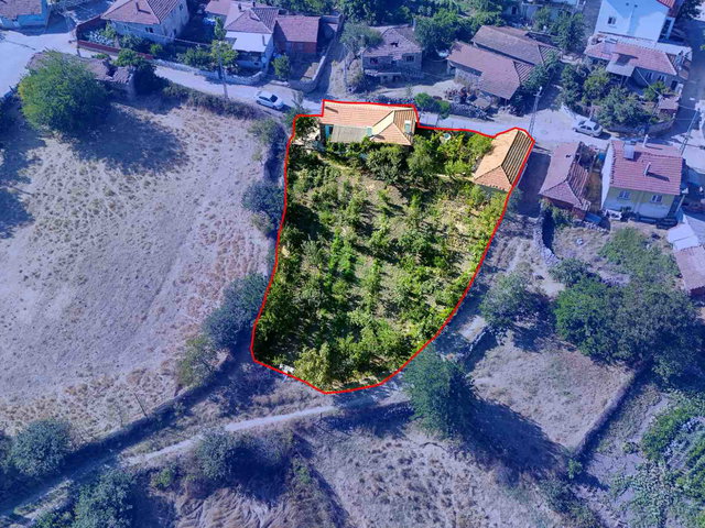 REMAX MİD 'DEN - IVRINDI SOFULAR'DA - 1023 M² - AVLULU KARGIR EV ARSA