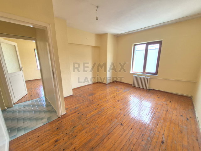 RE/MAX LACİVERT'TEN DADAŞKENT'TE  SATILIK 3+1 DAİRE