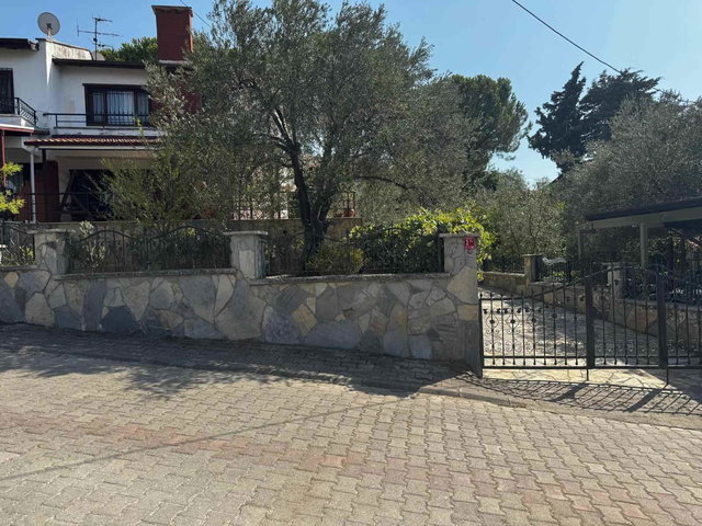 AYVALIK ŞİRİNKENT SİTESİN DE  SATILIK VİLLA