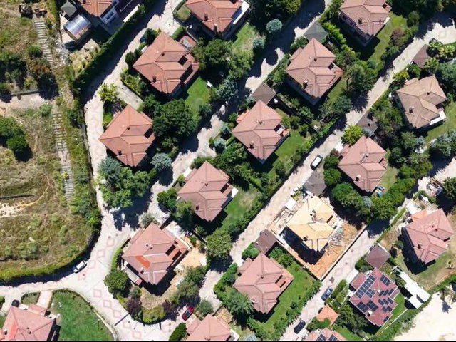 PRESTIJLI SITEDE SATILIK DOĞA IÇINDE 7+2 VILLA