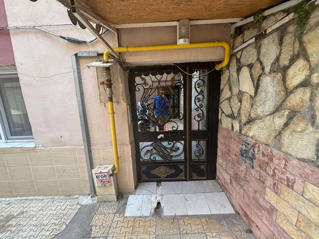46 KÜÇÜKYALI 154 SOKAK GENÇ BINA SATILIK 2+1 DAIRE