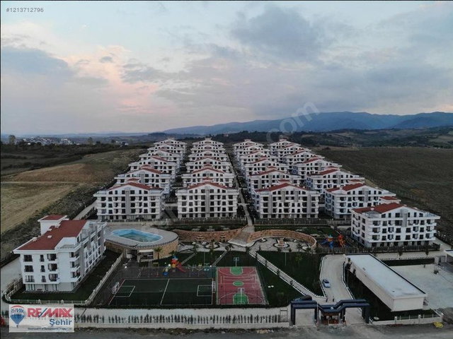 YALOVA REMAX ASUDE VADİ SATILIK 1+1 BAHÇE KATI