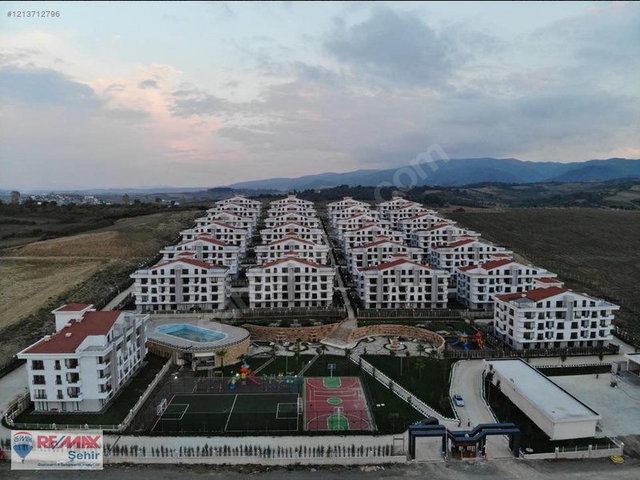 YALOVA REMAX ASUDE VADİ SATILIK 1+1 BAHÇE KATI