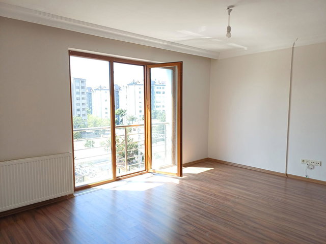 MALTEPE YALI MİN.CAD.NIN ALT KISMINDA , KISMİ DENZ.MANZ. 3+1 BALKONLU KİRALIK DAİRE