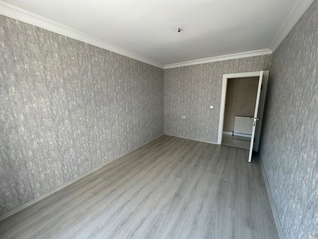 GÜNEŞEVLERDE PARK VE OKUL YANINDA ARA KATTA KİRALIK 3+1 DAİRE