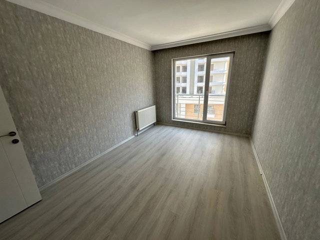 GÜNEŞEVLERDE PARK VE OKUL YANINDA ARA KATTA KİRALIK 3+1 DAİRE