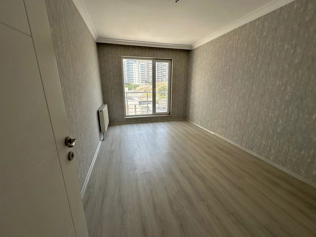 GÜNEŞEVLERDE PARK VE OKUL YANINDA ARA KATTA KİRALIK 3+1 DAİRE