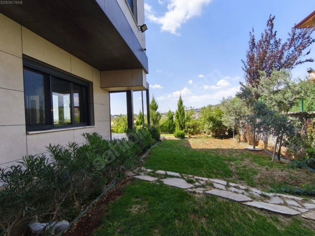 REMAX ÖZGÜR'DEN BURÇ ESENTEPE DE MÜTHİŞ YAŞAM ALANI EŞYALI VİLLA