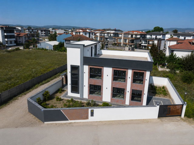 SERDİVAN YAZLIK’TA 326 M² ARSA İÇİNDE – MÜSTAKİL VİLLA