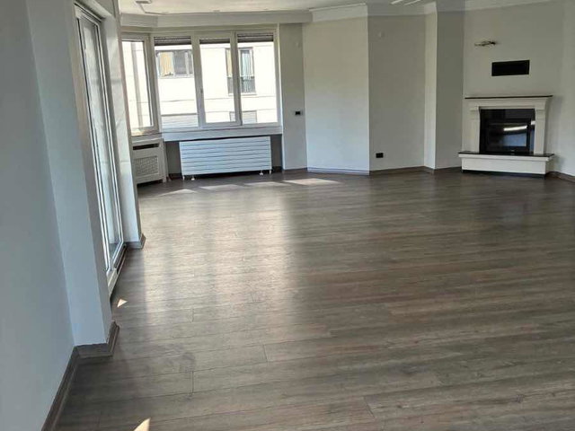 SUADİYE PLAJYOLUNDA 350 M2 5 ODA 85 M2 SALON PRESTİJLİ BİNADA BALKONLU ŞIK DAİRE
