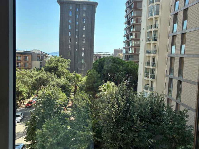 SUADİYE PLAJYOLUNDA 350 M2 5 ODA 85 M2 SALON PRESTİJLİ BİNADA BALKONLU ŞIK DAİRE