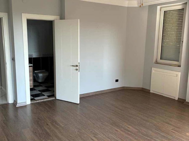 SUADİYE PLAJYOLUNDA 350 M2 5 ODA 85 M2 SALON PRESTİJLİ BİNADA BALKONLU ŞIK DAİRE