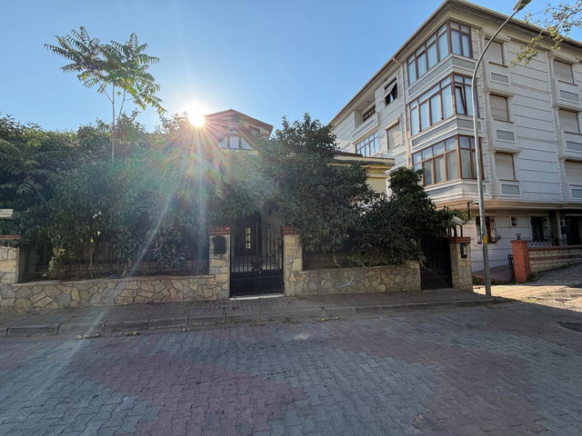 ÜSKÜDAR ÇENGELKÖY BOĞAZ MANZARALI BAHÇE DUBLEKS KİRALIK VİLLA