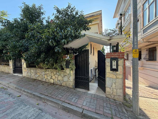 ÜSKÜDAR ÇENGELKÖY BOĞAZ MANZARALI BAHÇE DUBLEKS KİRALIK VİLLA