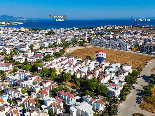 ÇAMLIK MAHALLESİNDE SİTE İÇİNDE 2 KATLI, 2+1  SATILIK VİLLA