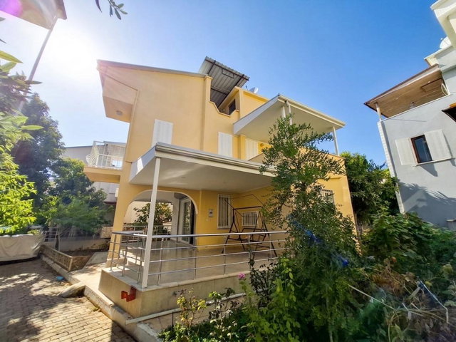 ÇAMLIK MAHALLESİNDE SİTE İÇİNDE 2 KATLI, 2+1  SATILIK VİLLA