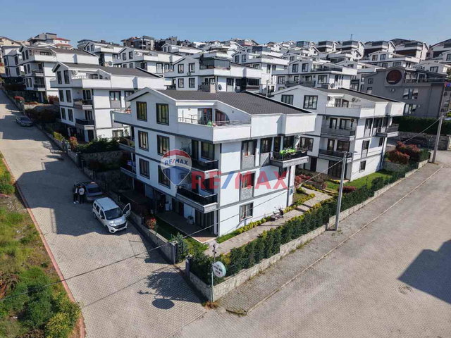 REMAX ŞEHİR ÖZDEN MH.SİTE İÇİ DENİZ MANZARALI 4+1 BAHÇE DUBLEKS