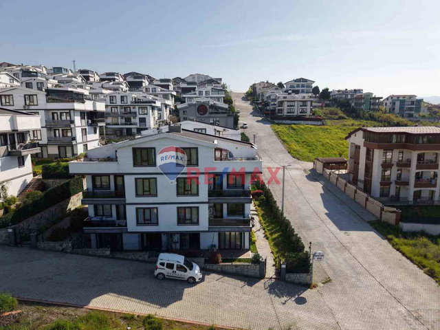 REMAX ŞEHİR ÖZDEN MH.SİTE İÇİ DENİZ MANZARALI 4+1 BAHÇE DUBLEKS