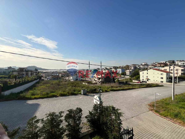 REMAX ŞEHİR ÖZDEN MH.SİTE İÇİ DENİZ MANZARALI 4+1 BAHÇE DUBLEKS