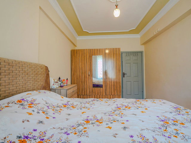 KONYAALTI ULUÇ DENİZE YÜRÜME MESAFESİNDE SATILIK DOĞALGAZLI 2+1 DAİRE