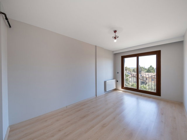 SEFERİHİSAR'DA HAVUZLU & SOSYAL TESİSLİ SİTEDE 3+1 SATILIK DAİRE